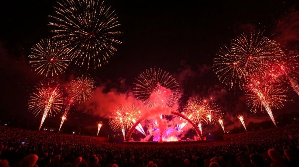 Découvrez les moments forts d'un spectacle pyrotechnique unique